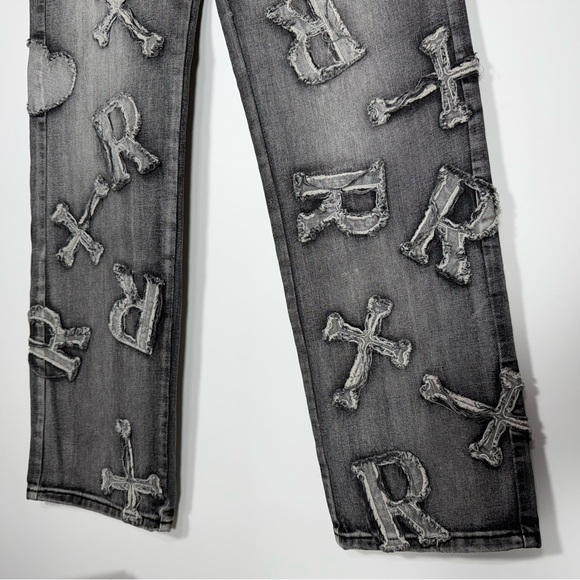 NWT Racer Worldwide Women’s Distressed Letter Patched Baggy Jeans in Size 28 - Picture 5 of 12